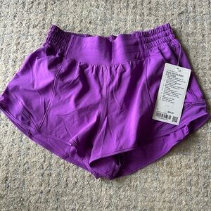 Hotty hot high rise shorts 2.5 inseam moonlight magenta